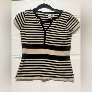 Geoffrey Beene Black & Beige Striped V-Neck Short Sleeve Top
